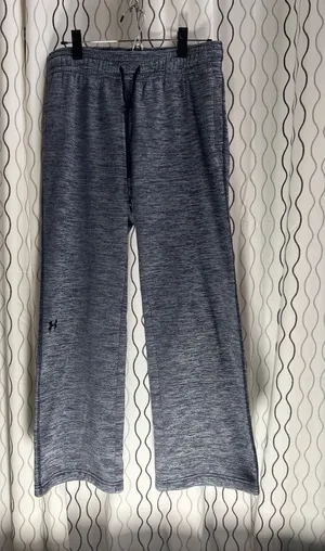Under Armour Sweatpants Medium thumbnail 1