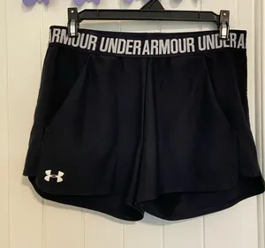 EUC | Under Armour women’s heat gear loose‎ fit solid active shorts — medium thumbnail 1