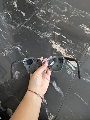 Quay Australia Black Cat Eye Sunglasses thumbnail 4