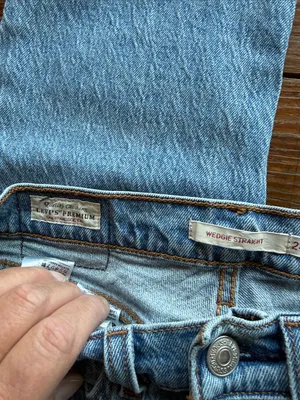 Levis Premium Wedgie Straight Faded Wash Button Fly Jeans 28" Inseam Size 24 thumbnail 4