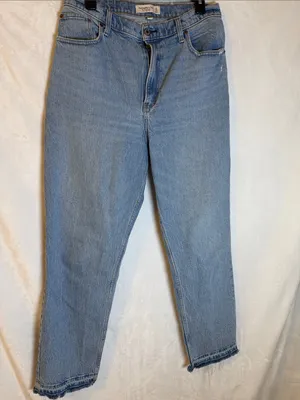 Abercrombie & Fitch Classic Light Wash High-Rise Straight Jeans thumbnail 3