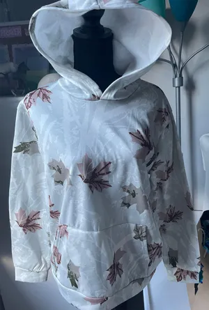 Amazon Camo hoodie size small. thumbnail 3