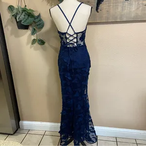 NWOT Navy Blue 3D Floral Appliqué Sheer Panel Gown Size Small thumbnail 4