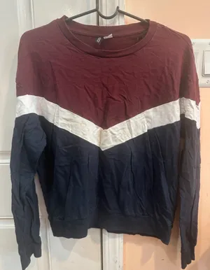 h&m crewneck  thumbnail 1