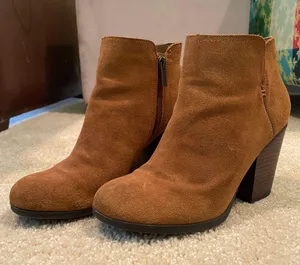 Cognac/Brown Heeled Booties thumbnail 1