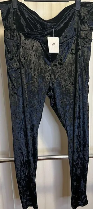 Fabletics Crushed Velour Crossover Leggings 3X (20-22) thumbnail 6
