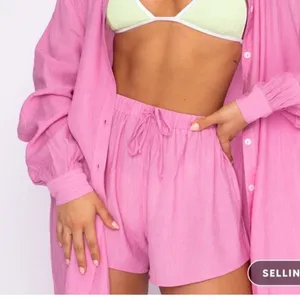 NWT White Fox Boutique I've Got A Feeling Shorts Pink- Size Large thumbnail 2