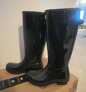 Hunter Black Tall Shiny Rain Boots thumbnail 1
