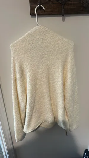 SKIMS Pullover Cozy Fleece thumbnail 2