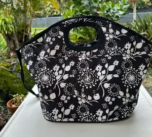 Thirty One Discontinued Floral Brushstroke Party Thermal Insulated Cooler Bag thumbnail 1