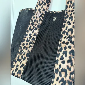 Victoria’s Secret mesh shopper with leopard accent cheetah handles thumbnail 2