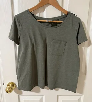Vintage H&M Divided Basic Green Cropped Boxy Pocket Tshirt in M thumbnail 1