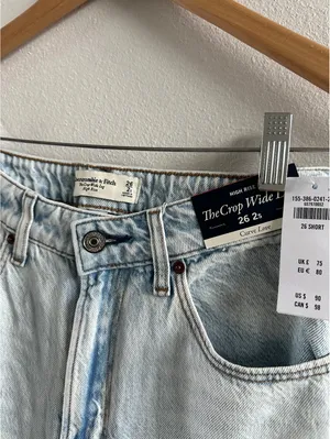 Abercrombie Lightweight Drapey Rigid Curve Love High Rise Cropped Wide Leg Jean thumbnail 5