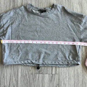 Forever 21 Gray Crop Top Crewneck Long Sleeve Size S thumbnail 5