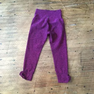 Beyond Yoga twist and shout pink space dye workout cropped leggings thumbnail 3