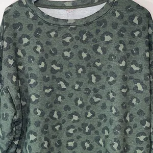 Secret‎ Treasures Cheetah Print Crewneck Sweatshirt. Size Small Green NWT thumbnail 4