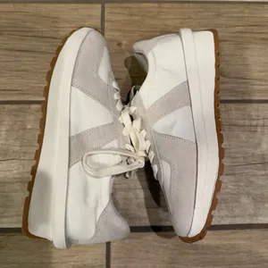 Retro-Inspired Sneakers Casual Shoes Runners Office Sport Shoes Fashion Sneakers thumbnail 3