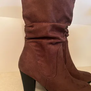 White Mountain Women’s 7.5 Brown Heeled Boots thumbnail 8