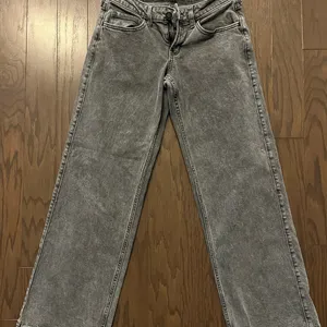 Hollister Black Low Rise Regular Length Baggy Jeans thumbnail 1