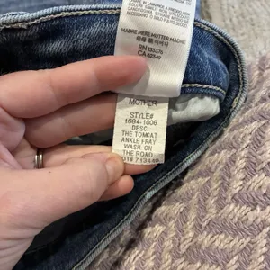 MOTHER Tomkat Ankle Fray Button Fly High Rise Jeans 30x27 Size 30 thumbnail 14