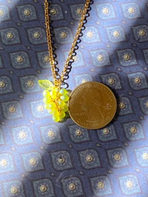 Handmade aurora light green tiny drop Czech glass grape muscat necklace💚 thumbnail 5