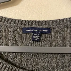 Women’s Gray American Eagle Rib Knit Side Zipper Crewneck‎ Sweater Size Medium thumbnail 3