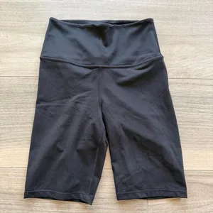 Carbon38 Women's Black Shorts Size undefined thumbnail 1
