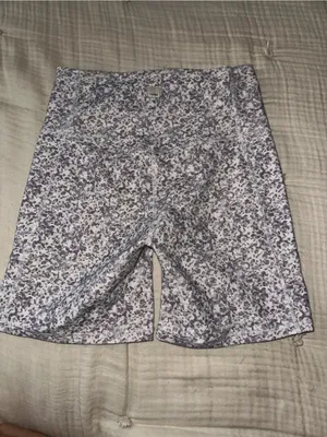 Vuori Light Mini Camo Print Sports Bra & Biker Shorts set size S thumbnail 3