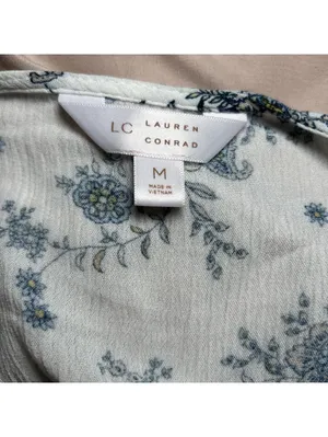 Women's LC LAUREN CONRAD White w Blue Floral Flutter Sleeve Blouse Size Medium thumbnail 5