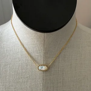 Kendra Scott Elisa Gold Pendant Necklace in Ivory Mother-of-Pearl New thumbnail 2