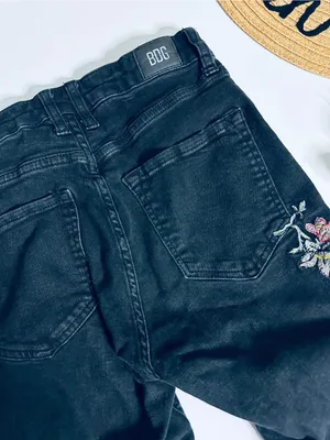Urban Outfitters BDG Twig High Rise Skinny Black Floral Embroidered Jeans 27 thumbnail 10
