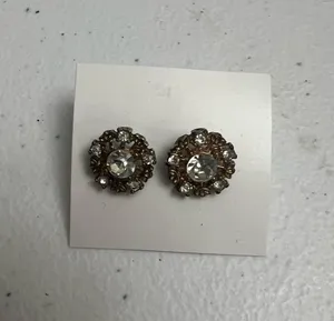 Macy's Flower gold and diamonds earrings thumbnail 1