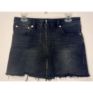 We The Free "Zip It Up" Black Denim Mini Skirt Raw Hem Size 27 EUC!! thumbnail 2