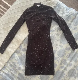 Francesca's Long sleeve Bodycon sequin dress thumbnail 1