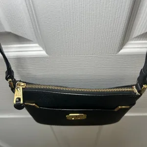 Lauren Ralph‎ Lauren Black Faux Leather Crossbody Bag Small Gold Hardware thumbnail 7