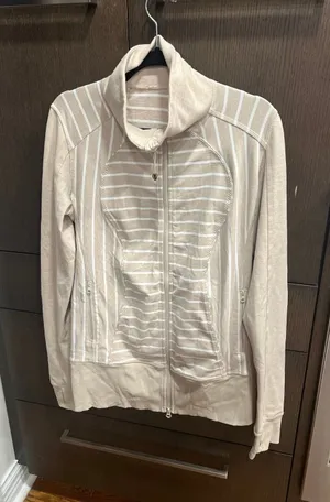 Lululemon Define striped beige and white zip-up jacket women's 10‎ thumbnail 1