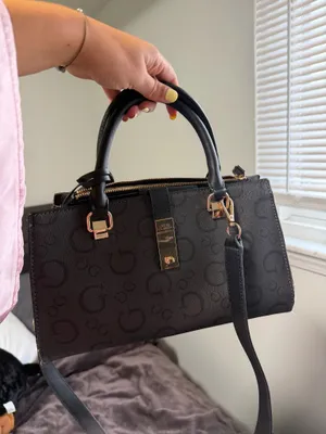 Guess Purse thumbnail 1