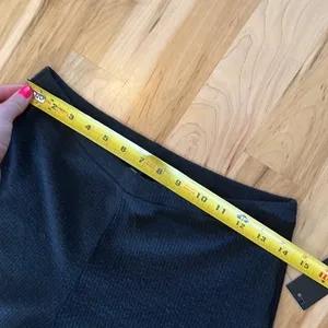 NWT Lulus Ribbed Cropped Flare Pant Black Medium thumbnail 4