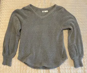 Hollister Grey sweater thumbnail 1