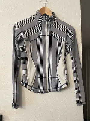 Lululemon Forme Jacket II Striped Zip-Up Athletic Jacket Size 4 thumbnail 1