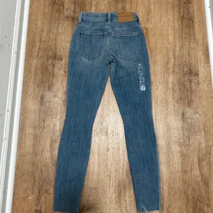 Lucky Brand | NWT Women's Ava Mid Rise Blue Raw Hem Super Skinny Jeans, 00/24R thumbnail 2