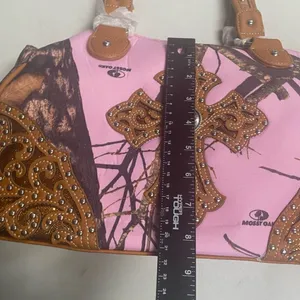 MOSSY OAK Women’s Concealed Carry Cross Stud Handbag Pink Brown 15X5X8.5‎ NEW thumbnail 9