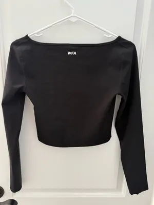 White Fox Boutique black athletic top thumbnail 3