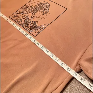 SHEIN Great Waves Khaki Graphic Printed Oversized Fleece Sweatshirt thumbnail 8