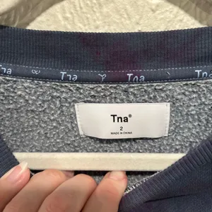 TNA Aritzia Tie Dye COZY Fleece Boyfriend CREW Sweatshirt Size 2 thumbnail 2