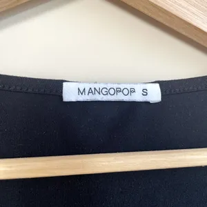 Mangopop black short‎ sleeved t-shirt women's S scoop neckline basic minimalist thumbnail 3