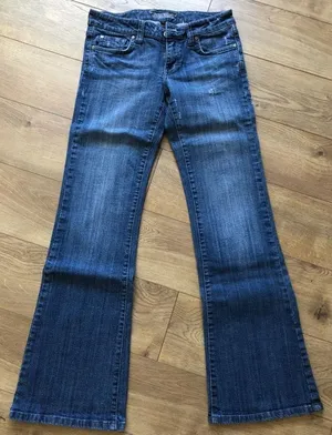 Women Jeans  thumbnail 1
