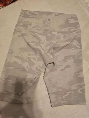 Lululemon thumbnail 3