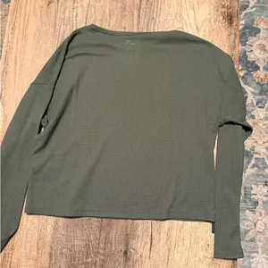 Hollister Olive Green Waffle Knit Crop Top Size Small Long Sleeve thumbnail 2