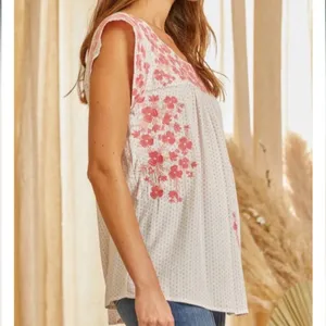Savanna Jane Floral Embroidered Top Small NEW! thumbnail 3